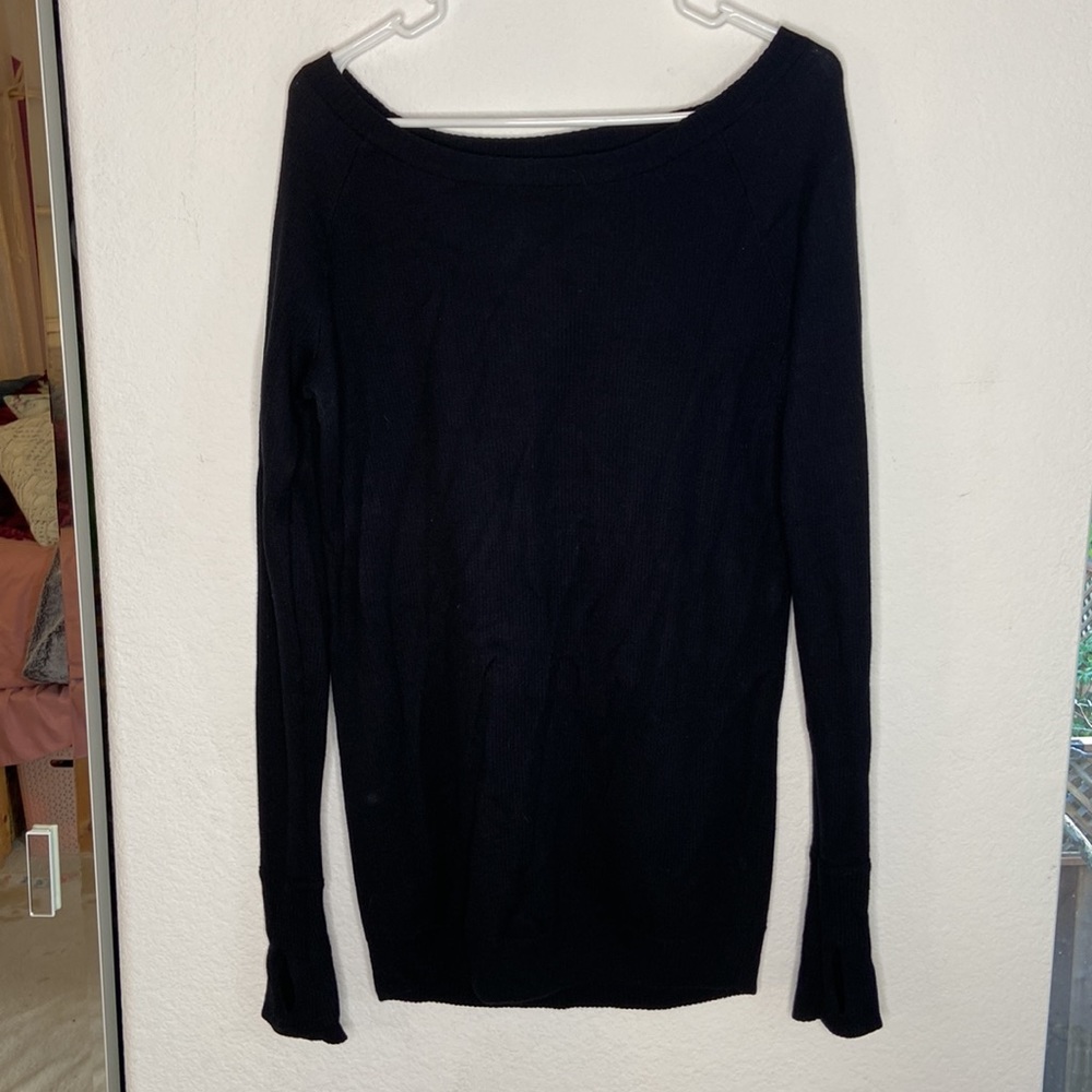 Wide neck, black, reversible lululemon sweater with thumb holes - size 8